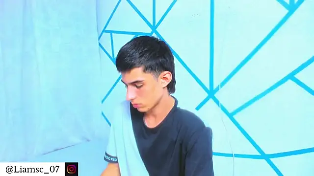 Snapshot of liam_scott77 chatting on 7, 11, 2025 liam scott77 online show from 7, 11, 2025