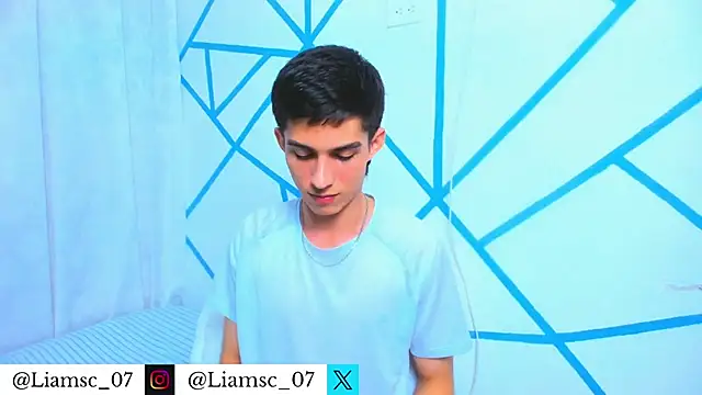 Snapshot of liam_scott77 chatting on 15, 11, 2025 liam scott77 online show from 15, 11, 2025