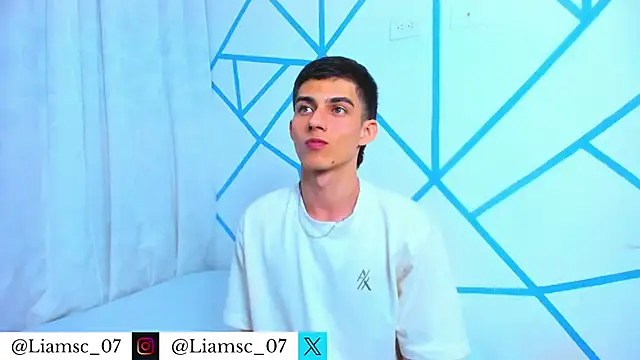 Snapshot of liam_scott77 chatting on 29, 11, 2025 liam scott77 online show from 29, 11, 2025