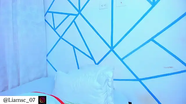 Snapshot of liam_scott77 chatting on 4, 12, 2025 liam scott77 online show from 4, 12, 2025