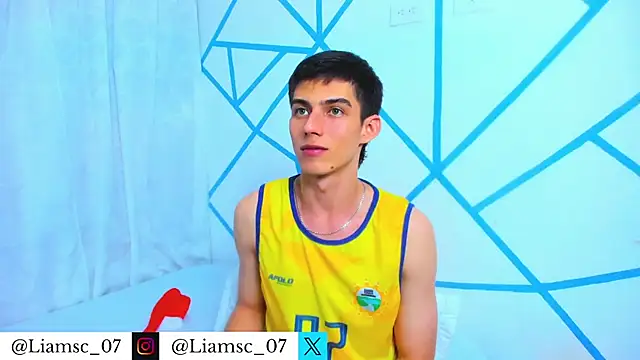 Snapshot of liam_scott77 chatting on 13, 12, 2025 liam scott77 online show from 13, 12, 2025