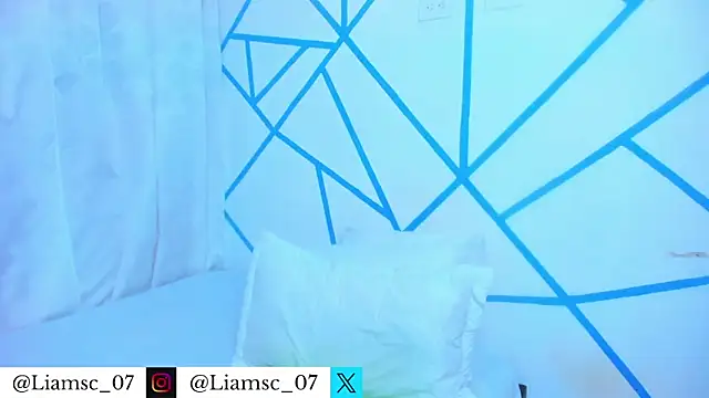 Snapshot of liam_scott77 chatting on 14, 12, 2025 liam scott77 online show from 14, 12, 2025