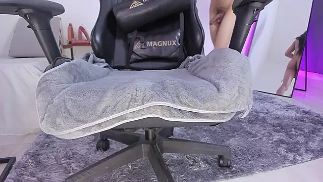 selena robertss  online show from 28, 2, 2026