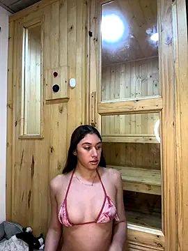 Snapshot of Barbielatinas chatting on 14, 10, 2025 Barbielatinas online show from 14, 10, 2025
