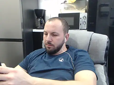 Snapshot of nickolastheboy chatting on 18, 12, 2025 nickolastheboy online show from 18, 12, 2025