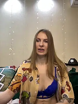 Snapshot of RachelBelI chatting on 2, 2, 2025 RachelBelI online show from 2, 2, 2025