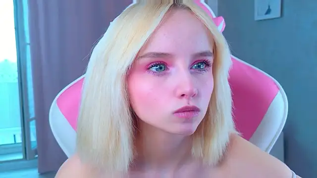 b4by LoL1 online show from 3, 4, 2026