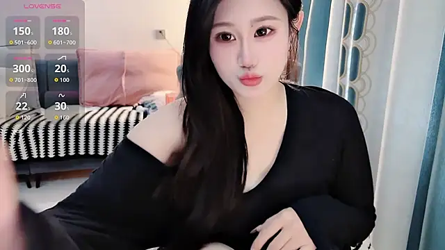 Snapshot of QQ-tutu chatting on 24, 10, 2025 QQ-tutu online show from 24, 10, 2025