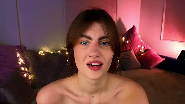 Snapshot of tomorrows_day chatting on 18, 11, 2025 tomorrows day online show from 18, 11, 2025