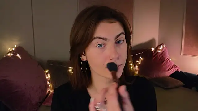 Snapshot of tomorrows_day chatting on 28, 11, 2025 tomorrows day online show from 28, 11, 2025