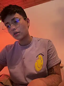 Snapshot of Ashley_Chriss chatting on 4, 1, 2025 Ashley Chriss online show from 4, 1, 2025