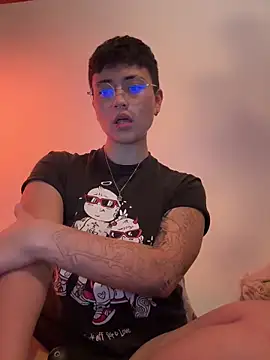 Snapshot of Ashley_Chriss chatting on 5, 1, 2025 Ashley Chriss online show from 5, 1, 2025