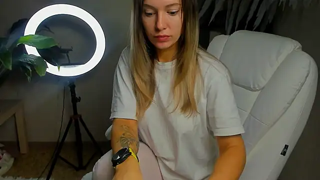 foxy blond online show from 22, 10, 2025