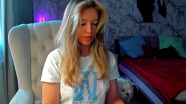 foxy blond online show from 25, 3, 2026