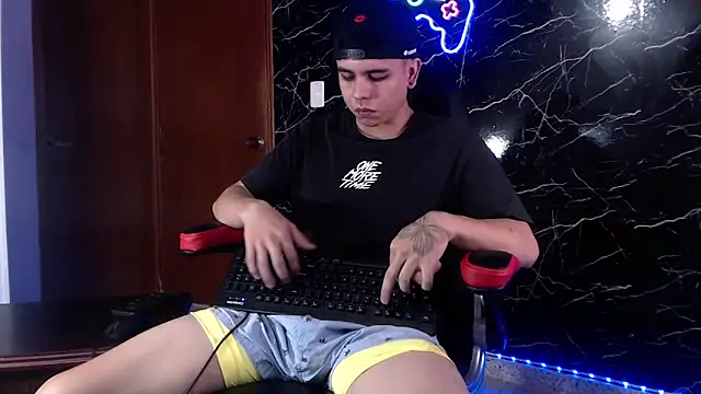 Snapshot of maty_hardx chatting on 4, 1, 2025 maty hardx online show from 4, 1, 2025