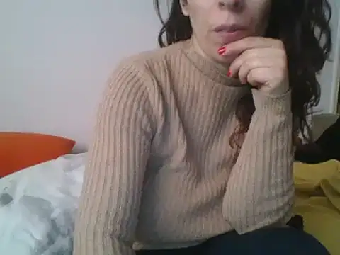 Snapshot of hairygirl80 chatting on 12, 12, 2024 hairygirl80 online show from 12, 12, 2024