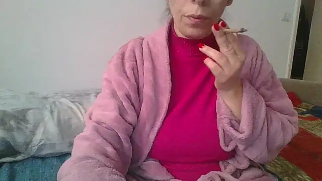 Snapshot of hairygirl80 chatting on 18, 12, 2024 hairygirl80 online show from 18, 12, 2024