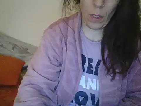 Snapshot of hairygirl80 chatting on 27, 12, 2024 hairygirl80 online show from 27, 12, 2024