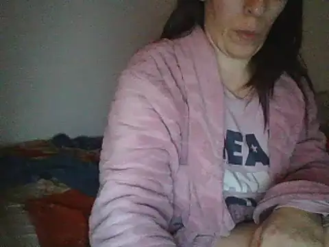 Snapshot of hairygirl80 chatting on 29, 12, 2024 hairygirl80 online show from 29, 12, 2024