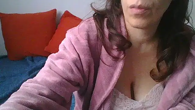 Snapshot of hairygirl80 chatting on 10, 10, 2025 hairygirl80 online show from 10, 10, 2025