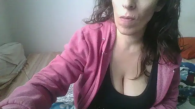 Snapshot of hairygirl80 chatting on 15, 10, 2025 hairygirl80 online show from 15, 10, 2025