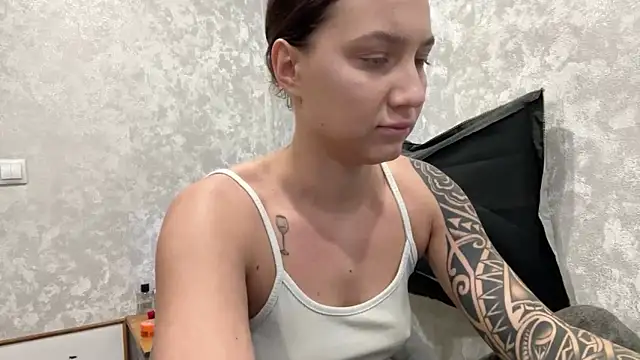 Snapshot of AnneBall chatting on 16, 12, 2024 AnneBall online show from 16, 12, 2024
