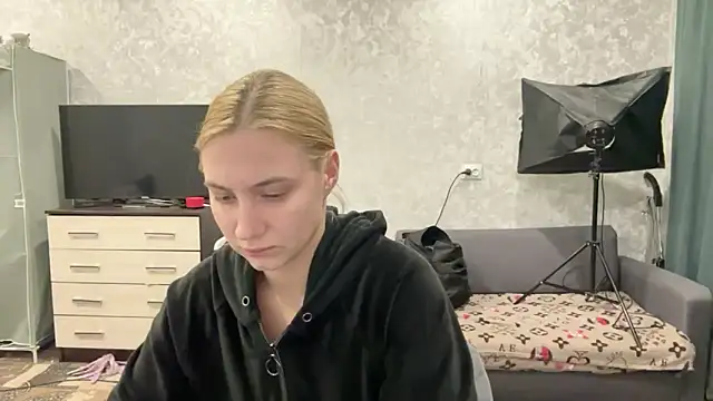 Snapshot of AnneBall chatting on 22, 1, 2025 AnneBall online show from 22, 1, 2025