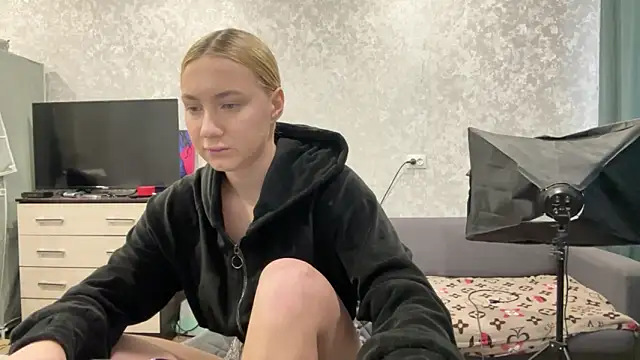 Snapshot of AnneBall chatting on 3, 2, 2025 AnneBall online show from 3, 2, 2025