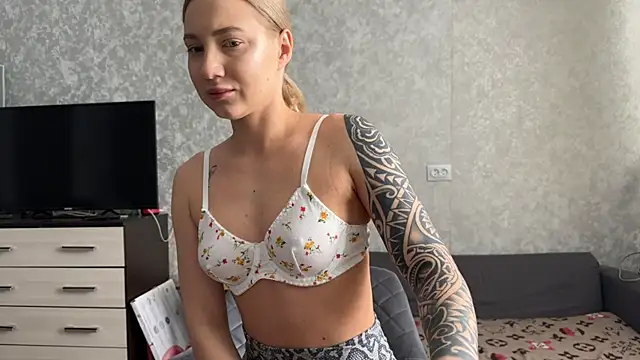 Snapshot of AnneBall chatting on 3, 3, 2025 AnneBall online show from 3, 3, 2025