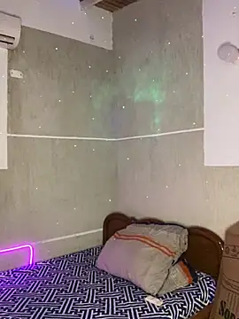 Snapshot of Mauuu18 chatting on 9, 10, 2025 Mauuu18 online show from 9, 10, 2025