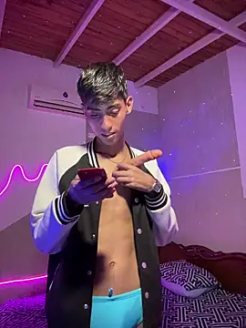 Snapshot of Mauuu18 chatting on 18, 10, 2025 Mauuu18 online show from 18, 10, 2025