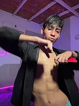 Snapshot of Mauuu18 chatting on 15, 11, 2025 Mauuu18 online show from 15, 11, 2025