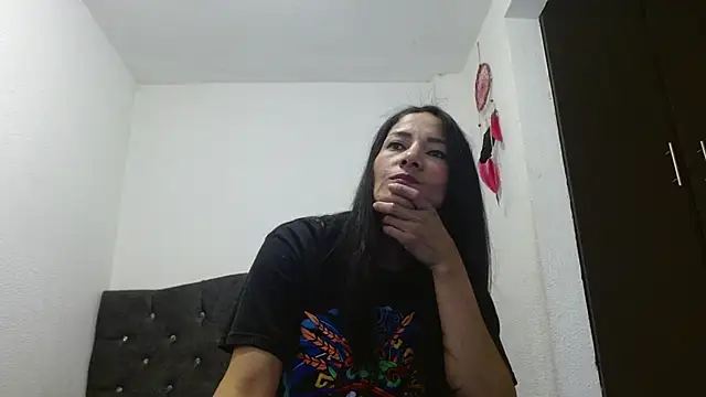 Snapshot of canela-hot34 chatting on 23, 10, 2025 canela-hot34 online show from 23, 10, 2025