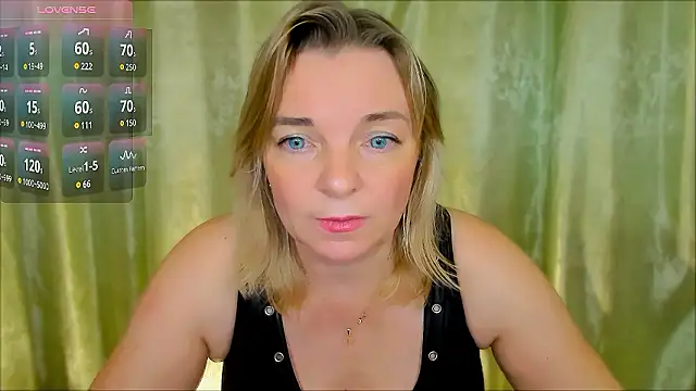 Snapshot of Regina__blue chatting on 2, 12, 2024 Regina blue online show from 2, 12, 2024