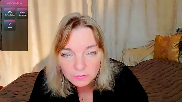 Snapshot of Regina__blue chatting on 21, 9, 2025 Regina blue online show from 21, 9, 2025