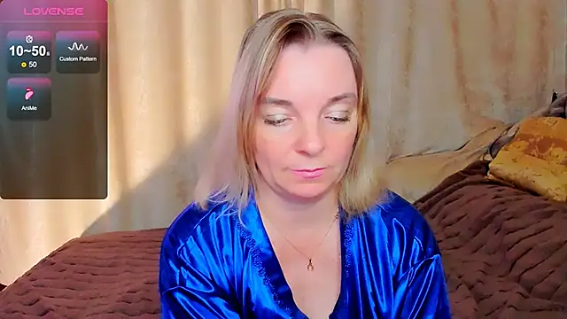 Snapshot of Regina__blue chatting on 3, 10, 2025 Regina blue online show from 3, 10, 2025