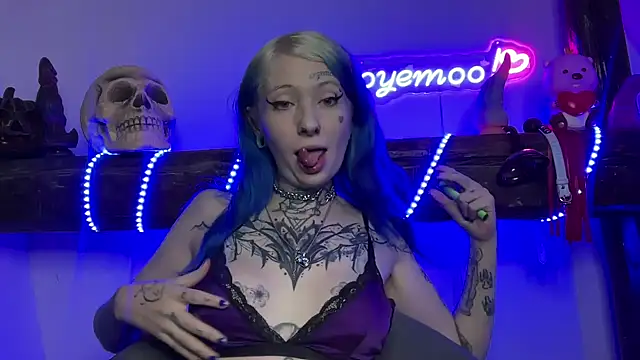 Snapshot of coyemoo chatting on 4, 2, 2025 coyemoo online show from 4, 2, 2025