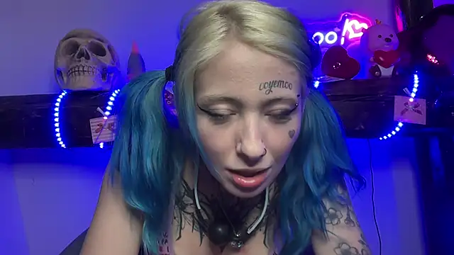 Snapshot of coyemoo chatting on 10, 2, 2025 coyemoo online show from 10, 2, 2025