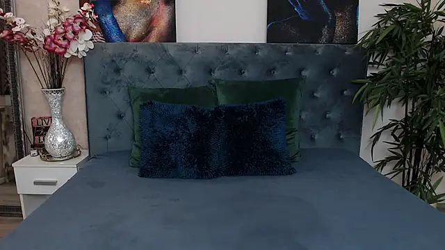 MissJuliax online show from 14, 1, 2025