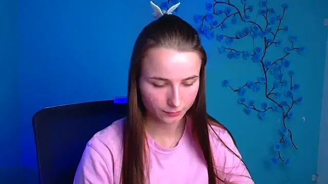Eva Janee online show from 9, 7, 2026