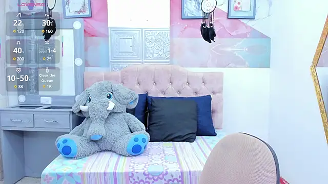 EvaaLovia1 online show from 3, 3, 2025