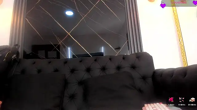 EvaaLovia1 online show from 23, 9, 2025