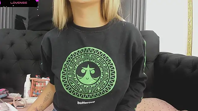 EvaaLovia1 online show from 21, 10, 2025