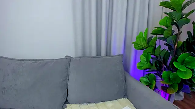 sexyangeloux online show from 17, 9, 2025