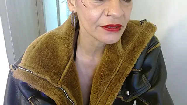 AlexandraJones  online show from 13, 2, 2025