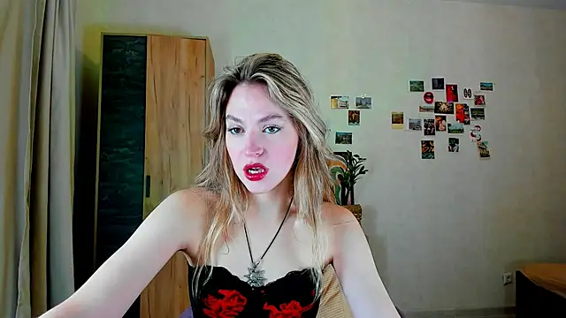 Snapshot of Niky__Jess chatting on 17, 12, 2024 Niky Jess online show from 17, 12, 2024