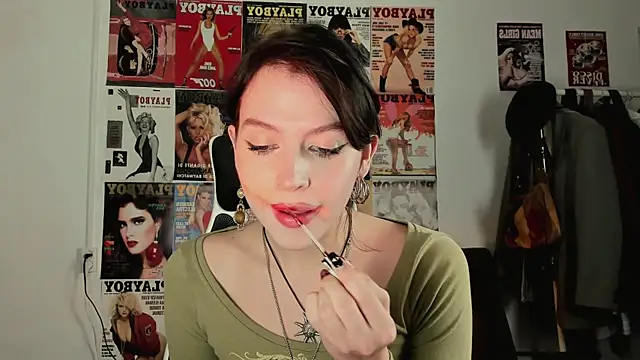 Snapshot of Niky__Jess chatting on 19, 11, 2025 Niky Jess online show from 19, 11, 2025