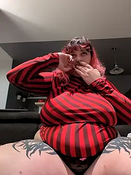 Snapshot of LadyRochester chatting on 25, 10, 2025 LadyRochester online show from 25, 10, 2025