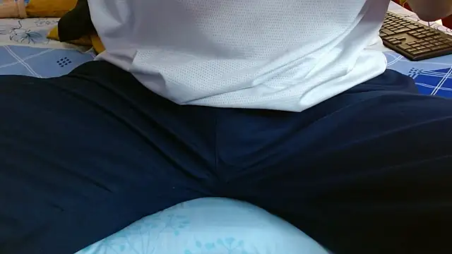 Snapshot of nickolas_moon chatting on 26, 12, 2024 nickolas moon online show from 26, 12, 2024