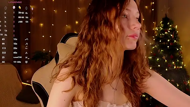 Snapshot of AliseVine chatting on 11, 12, 2024 AliseVine online show from 11, 12, 2024